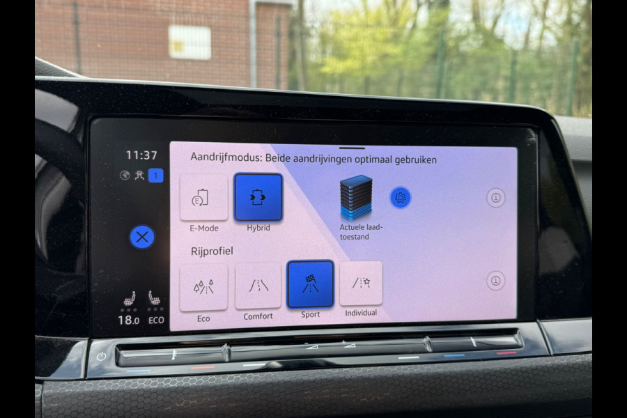 Volkswagen Golf GTE 245PK HYBRID SPORT TREKHAAK/CAMERA/IQ-LIGHT/PANORAMADAK