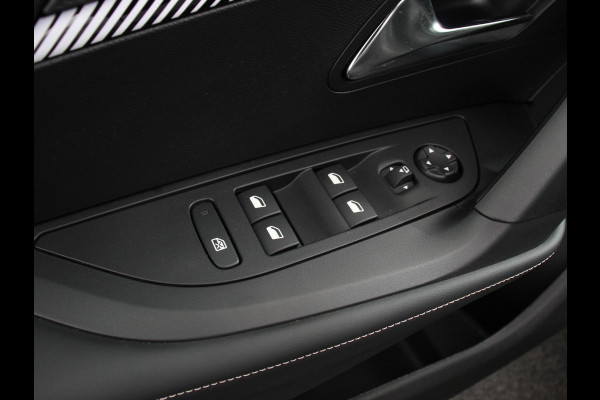 Peugeot 2008 1.2 PureTech 130pk Automaat Allure Navigatie Climate Control Camera 360 Dab Led Lichtmetalen Velgen Parkeer sensoren Cruise Control Adaptive Stoelverwarming