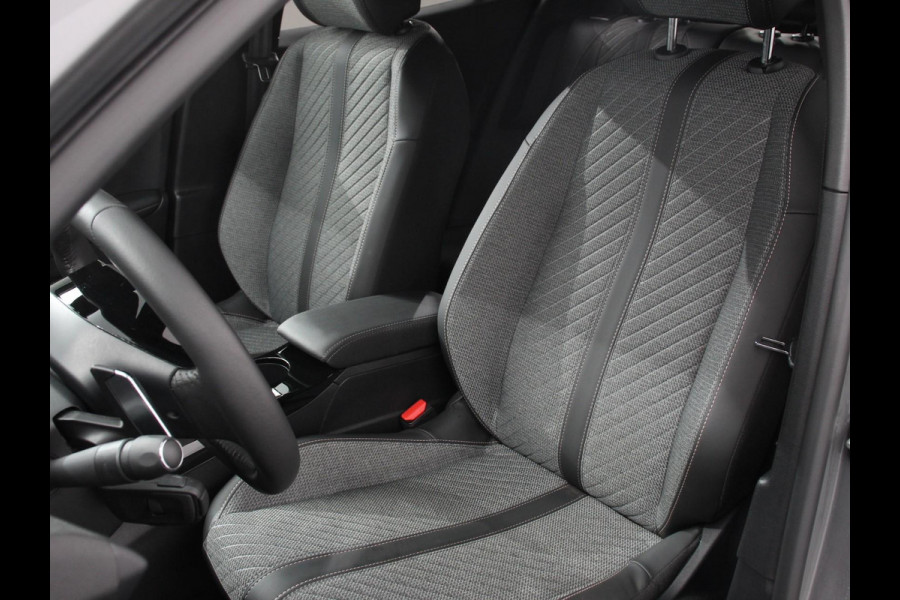 Peugeot 2008 1.2 PureTech 130pk Automaat Allure Navigatie Climate Control Camera 360 Dab Led Lichtmetalen Velgen Parkeer sensoren Cruise Control Adaptive Stoelverwarming