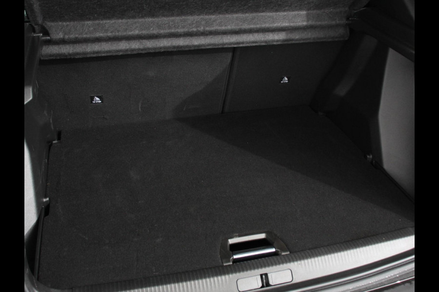 Peugeot 2008 1.2 PureTech 130pk Automaat Allure Navigatie Climate Control Camera 360 Dab Led Lichtmetalen Velgen Parkeer sensoren Cruise Control Adaptive Stoelverwarming