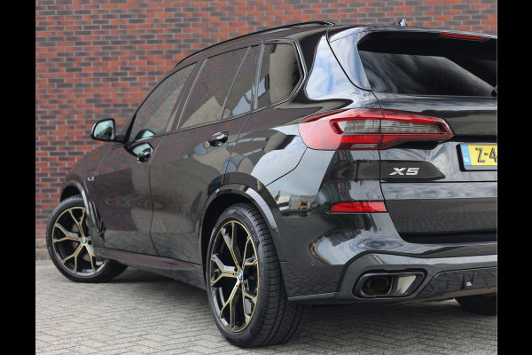 BMW X5 45e xDrive | SkyLounge - Trekhaak - B&W
