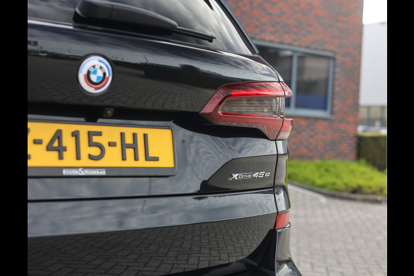 BMW X5 45e xDrive | SkyLounge - Trekhaak - B&W