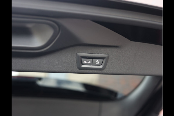 BMW X5 45e xDrive | SkyLounge - Trekhaak - B&W