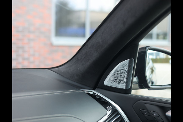 BMW X5 45e xDrive | SkyLounge - Trekhaak - B&W