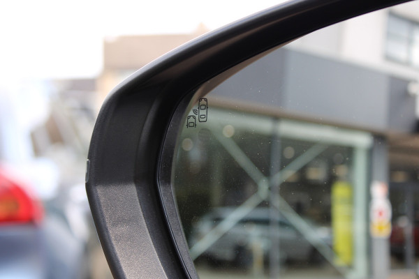 DS 7 Crossback E-Tense 4x4 300PK Rivoli | Full Options | Massage | Panoramadak | Trekhaak | Leder | Nachtzicht