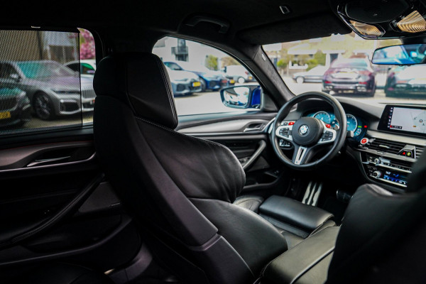 BMW 5 Serie M5 | Sport uitlaat | Head up Display | Driving Assistant Plus | Carbon Dak | Harman/Kardon | Stoelverkoeling | 360 Cam