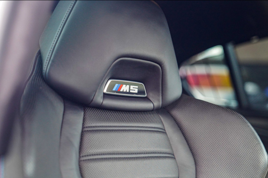 BMW 5 Serie M5 | Sport uitlaat | Head up Display | Driving Assistant Plus | Carbon Dak | Harman/Kardon | Stoelverkoeling | 360 Cam