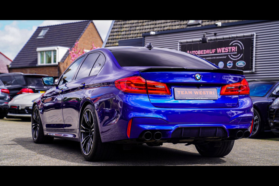 BMW 5 Serie M5 | Sport uitlaat | Head up Display | Driving Assistant Plus | Carbon Dak | Harman/Kardon | Stoelverkoeling | 360 Cam