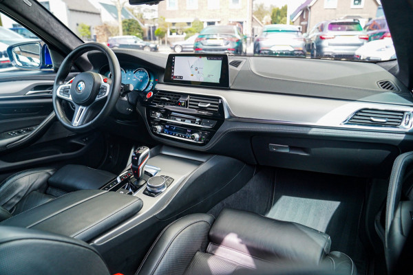 BMW 5 Serie M5 | Sport uitlaat | Head up Display | Driving Assistant Plus | Carbon Dak | Harman/Kardon | Stoelverkoeling | 360 Cam