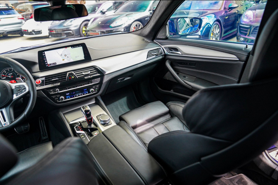 BMW 5 Serie M5 | Sport uitlaat | Head up Display | Driving Assistant Plus | Carbon Dak | Harman/Kardon | Stoelverkoeling | 360 Cam
