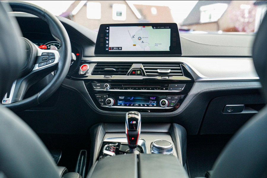 BMW 5 Serie M5 | Sport uitlaat | Head up Display | Driving Assistant Plus | Carbon Dak | Harman/Kardon | Stoelverkoeling | 360 Cam
