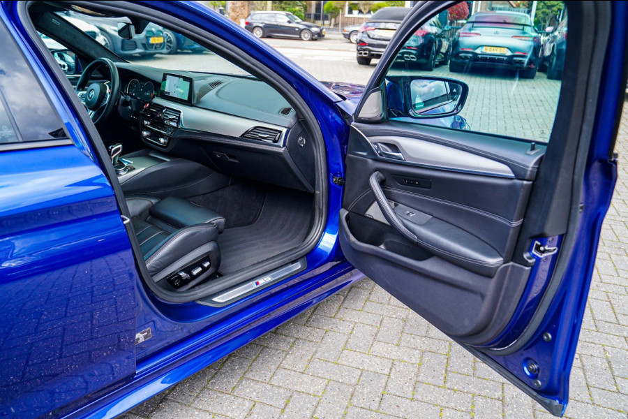 BMW 5 Serie M5 | Sport uitlaat | Head up Display | Driving Assistant Plus | Carbon Dak | Harman/Kardon | Stoelverkoeling | 360 Cam