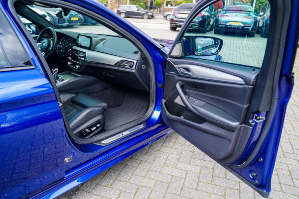 BMW 5 Serie M5 | Sport uitlaat | Head up Display | Driving Assistant Plus | Carbon Dak | Harman/Kardon | Stoelverkoeling | 360 Cam