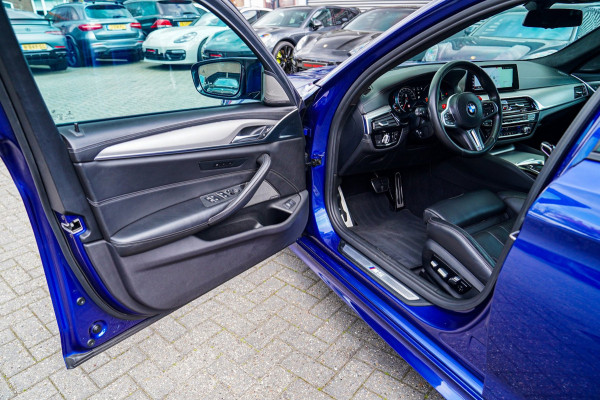 BMW 5 Serie M5 | Sport uitlaat | Head up Display | Driving Assistant Plus | Carbon Dak | Harman/Kardon | Stoelverkoeling | 360 Cam