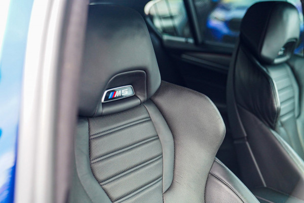 BMW 5 Serie M5 | Sport uitlaat | Head up Display | Driving Assistant Plus | Carbon Dak | Harman/Kardon | Stoelverkoeling | 360 Cam