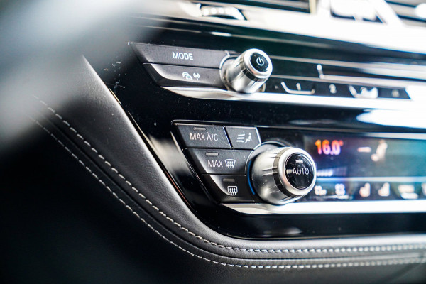 BMW 5 Serie M5 | Sport uitlaat | Head up Display | Driving Assistant Plus | Carbon Dak | Harman/Kardon | Stoelverkoeling | 360 Cam