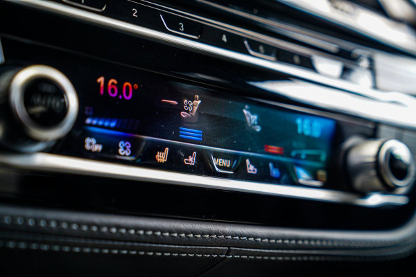 BMW 5 Serie M5 | Sport uitlaat | Head up Display | Driving Assistant Plus | Carbon Dak | Harman/Kardon | Stoelverkoeling | 360 Cam