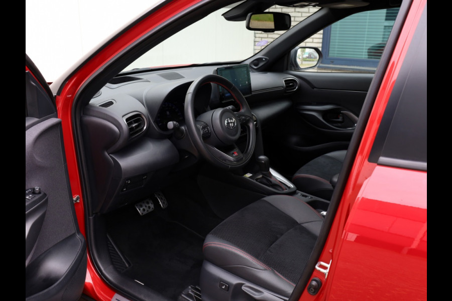 Toyota Yaris Cross 1.5 Hybrid GR Sport | Panoramadak | JBL Audio | Head-Up