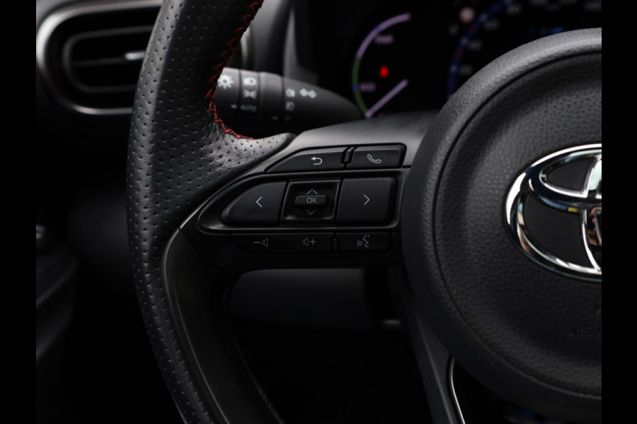 Toyota Yaris Cross 1.5 Hybrid GR Sport | Panoramadak | JBL Audio | Head-Up