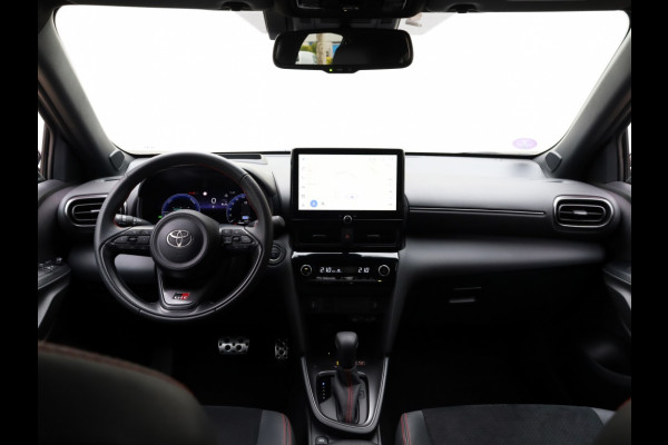 Toyota Yaris Cross 1.5 Hyb 130 GR SPORT | Head Up | Leder/Alcantara | Dodehoek