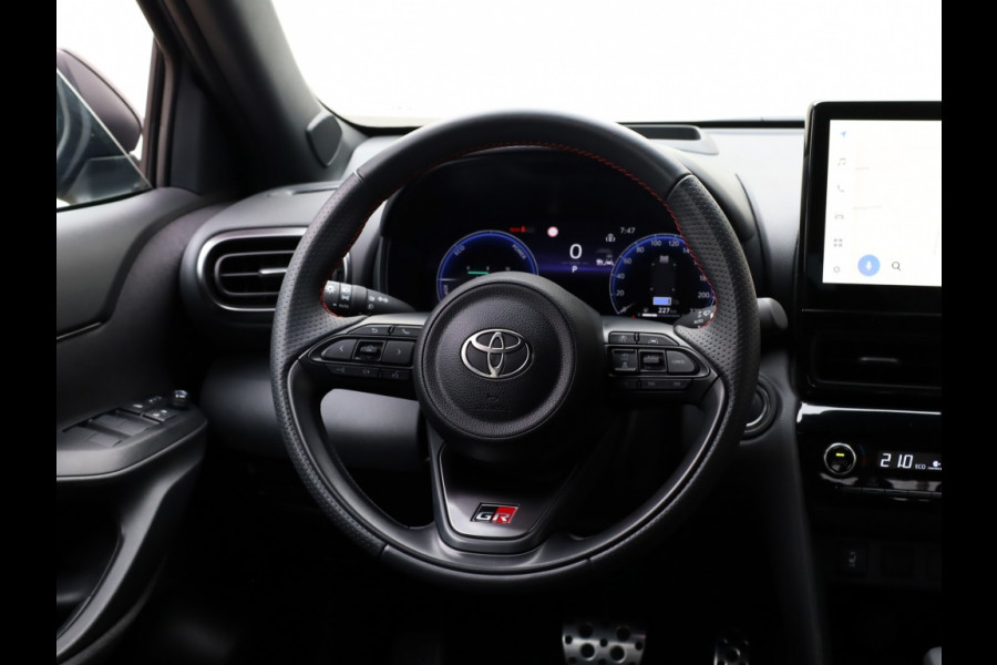 Toyota Yaris Cross 1.5 Hyb 130 GR SPORT | Head Up | Leder/Alcantara | Dodehoek