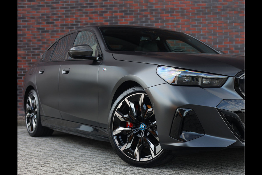 BMW 5 Serie 550e xDrive | Pano - M Sport Pro - Bowers&Wilkins