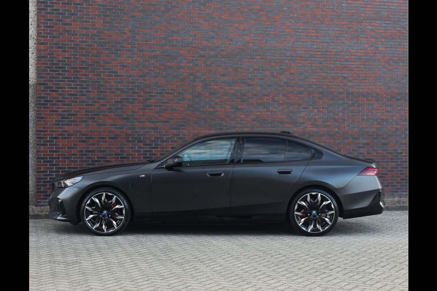 BMW 5 Serie 550e xDrive | Pano - M Sport Pro - Bowers&Wilkins