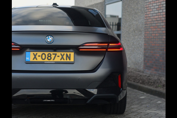BMW 5 Serie 550e xDrive | Pano - M Sport Pro - Bowers&Wilkins