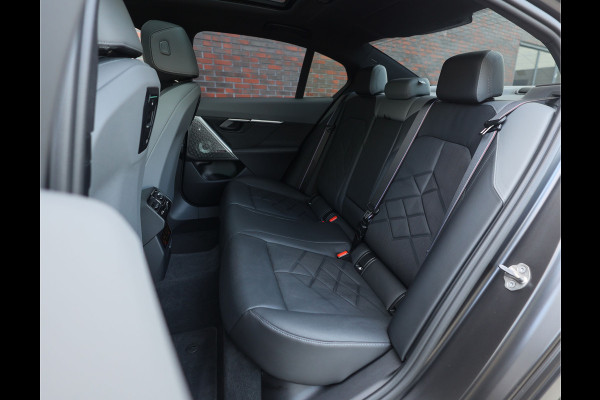 BMW 5 Serie 550e xDrive | Pano - M Sport Pro - Bowers&Wilkins