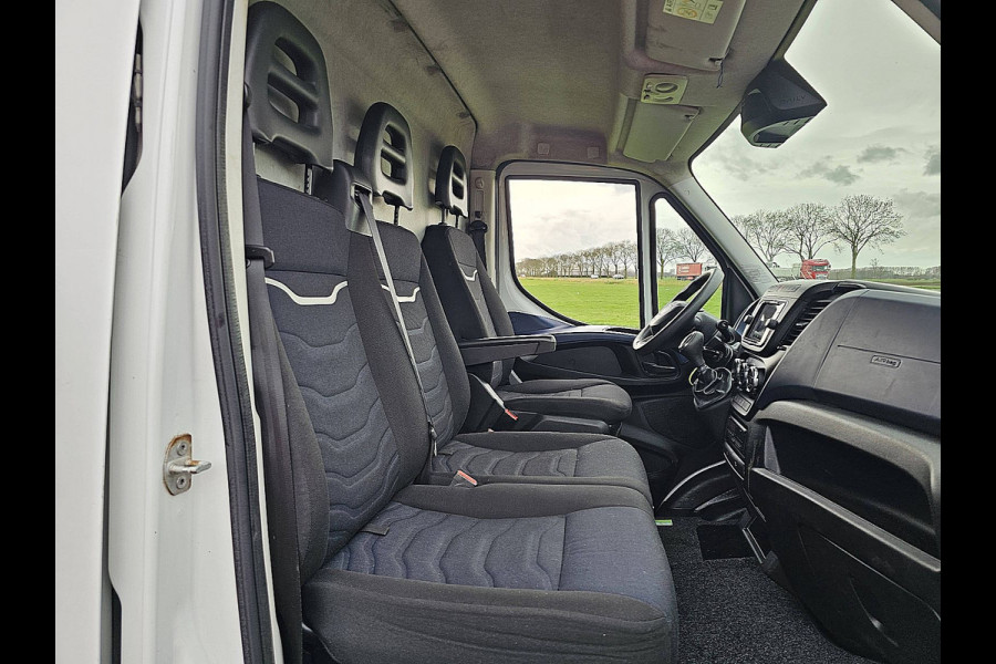 Iveco Daily 35C18 3.0L L4H2 Dubbellucht Automaat Navi Clima Trekhaak