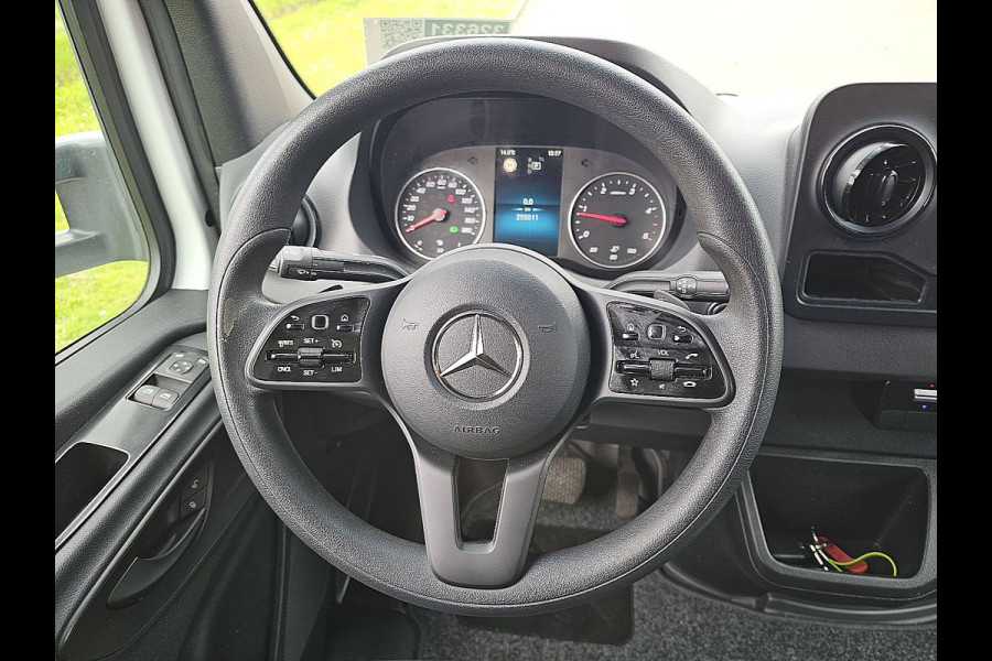 Mercedes-Benz Sprinter 515 Bakwagen Laadklep Dubbellucht Zijdeur Mbux Cruise