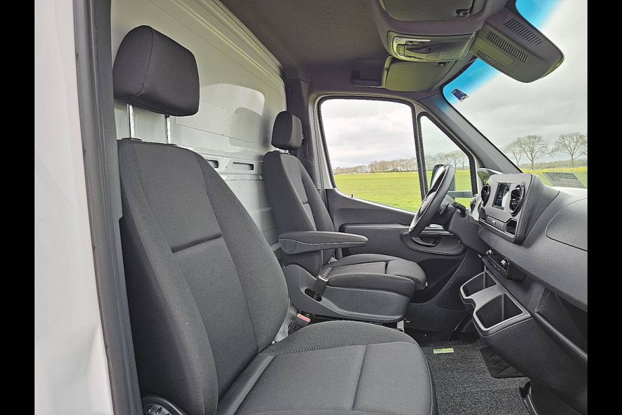 Mercedes-Benz Sprinter 515 Bakwagen Laadklep Dubbellucht Zijdeur Mbux Cruise