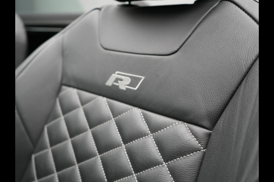 Volkswagen T-Roc Cabrio 1.5 TSI 2 x R-Line 150pk DSG Dealer O.H | Valcona Lederen Sportstoelen | Adaptive Cruise | Trekhaak Afn. | Beats Audio | IQ Drive | 19"L.M | Camera | Stuurverwarming |  Keyless | Matrix LED |