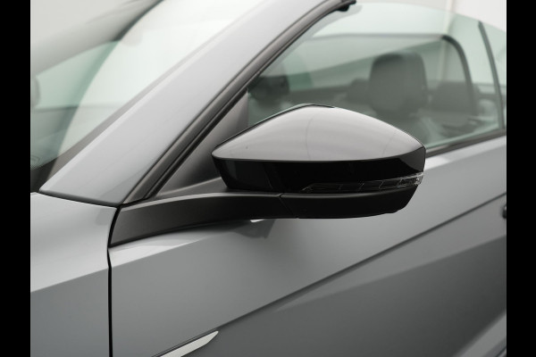 Volkswagen T-Roc Cabrio 1.5 TSI 2 x R-Line 150pk DSG Dealer O.H | Valcona Lederen Sportstoelen | Adaptive Cruise | Trekhaak Afn. | Beats Audio | IQ Drive | 19"L.M | Camera | Stuurverwarming |  Keyless | Matrix LED |