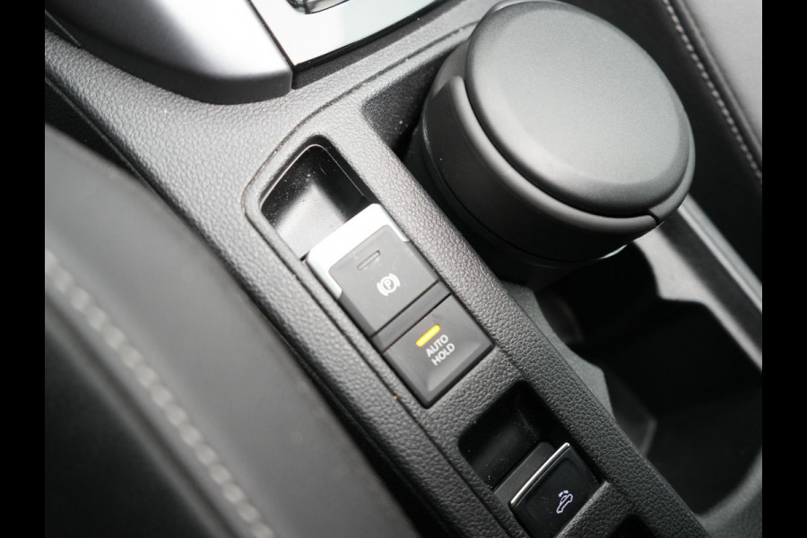 Volkswagen T-Roc Cabrio 1.5 TSI 2 x R-Line 150pk DSG Dealer O.H | Valcona Lederen Sportstoelen | Adaptive Cruise | Trekhaak Afn. | Beats Audio | IQ Drive | 19"L.M | Camera | Stuurverwarming |  Keyless | Matrix LED |