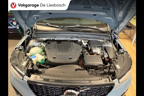Volvo XC40 1.5 T4 Plug-in hybrid Plus Dark / Harman-Kardon / pilot assist / camera / stuur en stoel verwarming