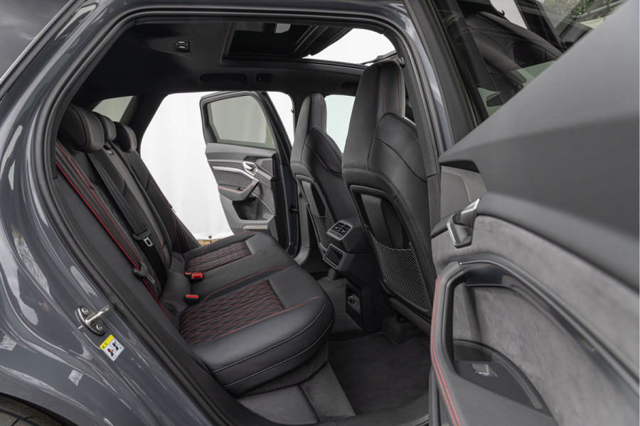 Audi Q8 e-tron 55 Quattro 408pk 115 kWh S-stoelen Pano B&O