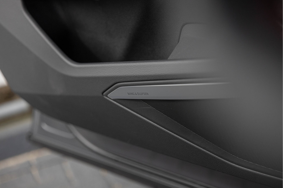 Audi Q8 e-tron 55 Quattro 408pk 115 kWh S-stoelen Pano B&O