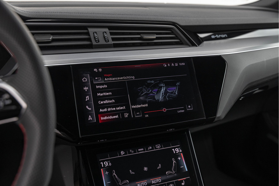 Audi Q8 e-tron 55 Quattro 408pk 115 kWh S-stoelen Pano B&O
