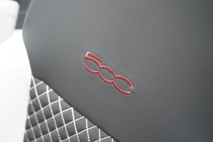 Fiat 500C 1.0 Hybrid Star | Navigatie | Apple Carplay | Climate control | Parkeersensoren | Half leder