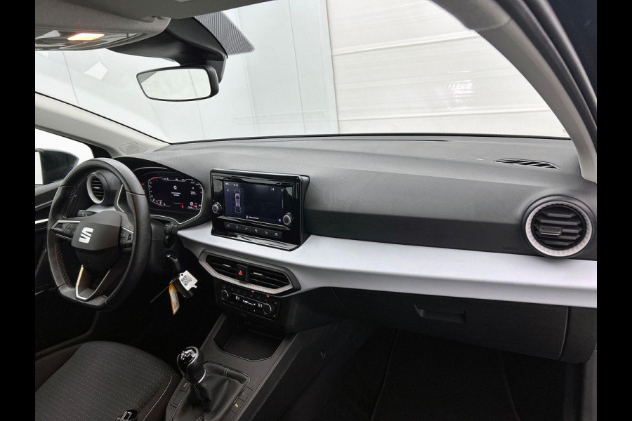Seat Ibiza 1.0 EcoTSI Style Business Intense Navigatie Apple Carplay/Android Auto Parkeersensoren Virtual Cockpit Cruise Control Stoelverwarming Full Led Climate Control