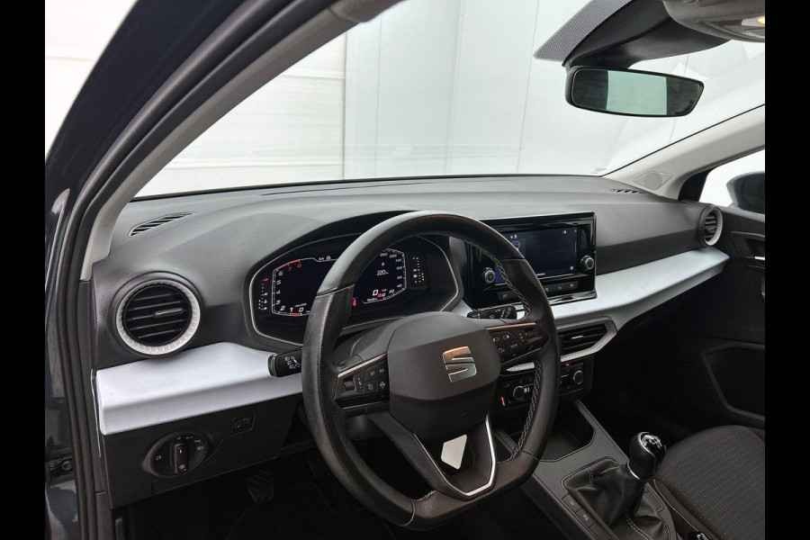 Seat Ibiza 1.0 EcoTSI Style Business Intense Navigatie Apple Carplay/Android Auto Parkeersensoren Virtual Cockpit Cruise Control Stoelverwarming Full Led Climate Control
