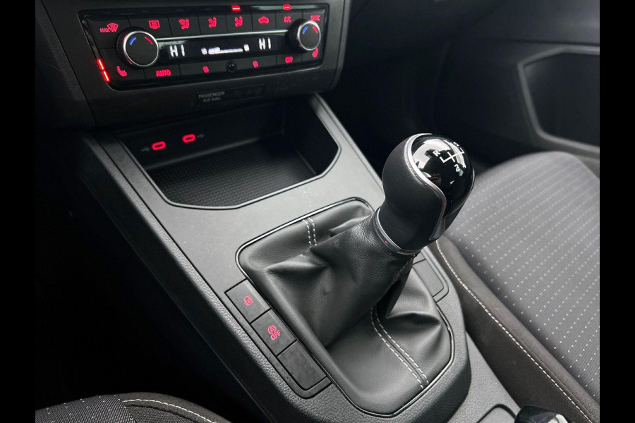 Seat Ibiza 1.0 EcoTSI Style Business Intense Navigatie Apple Carplay/Android Auto Parkeersensoren Virtual Cockpit Cruise Control Stoelverwarming Full Led Climate Control