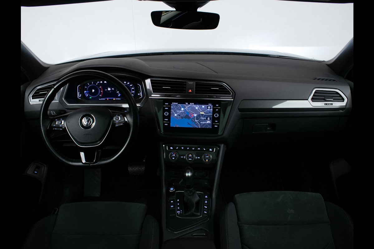 Volkswagen Tiguan Allspace 1.5 TSI Highline Business R 7p. (APPLECAR PLAY,PANORAMADAK,CAMERA,ALCANTARA,STOELVERWARMING,3DVIEW,LED)