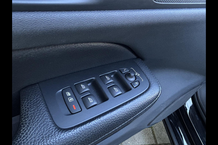 Volvo V60 2.0 B3 Momentum Advantage NL-AUTO | NAVI | 19''| LEDER|