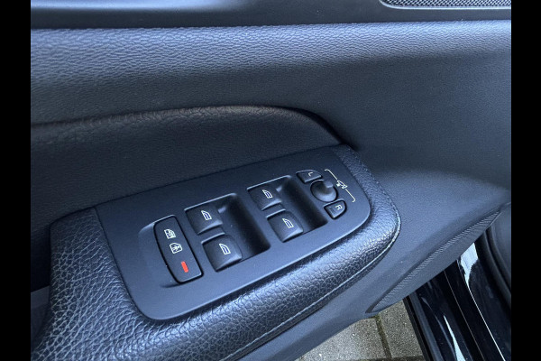 Volvo V60 2.0 B3 Momentum Advantage NL-AUTO | NAVI | 19''| LEDER|