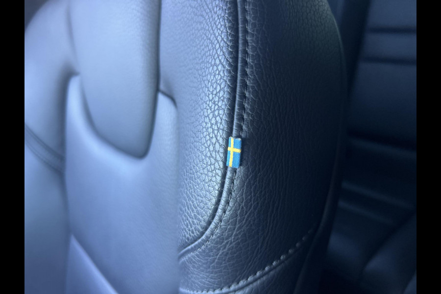 Volvo V60 2.0 B3 Momentum Advantage NL-AUTO | NAVI | 19''| LEDER|