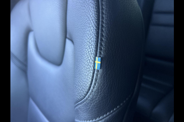 Volvo V60 2.0 B3 Momentum Advantage NL-AUTO | NAVI | 19''| LEDER|