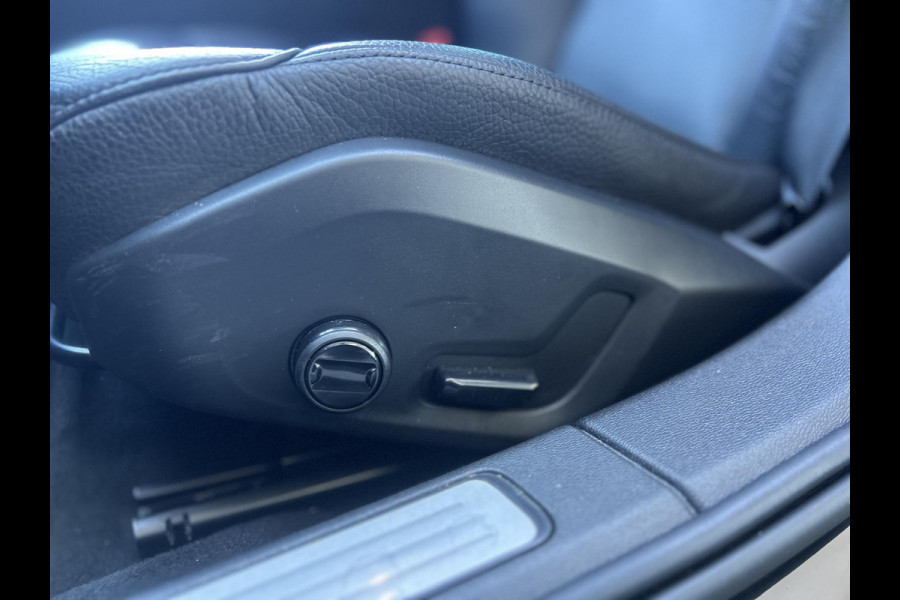Volvo V60 2.0 B3 Momentum Advantage NL-AUTO | NAVI | 19''| LEDER|