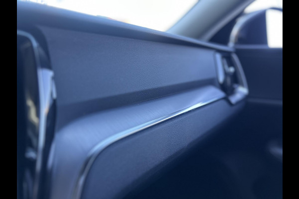 Volvo V60 2.0 B3 Momentum Advantage NL-AUTO | NAVI | 19''| LEDER|